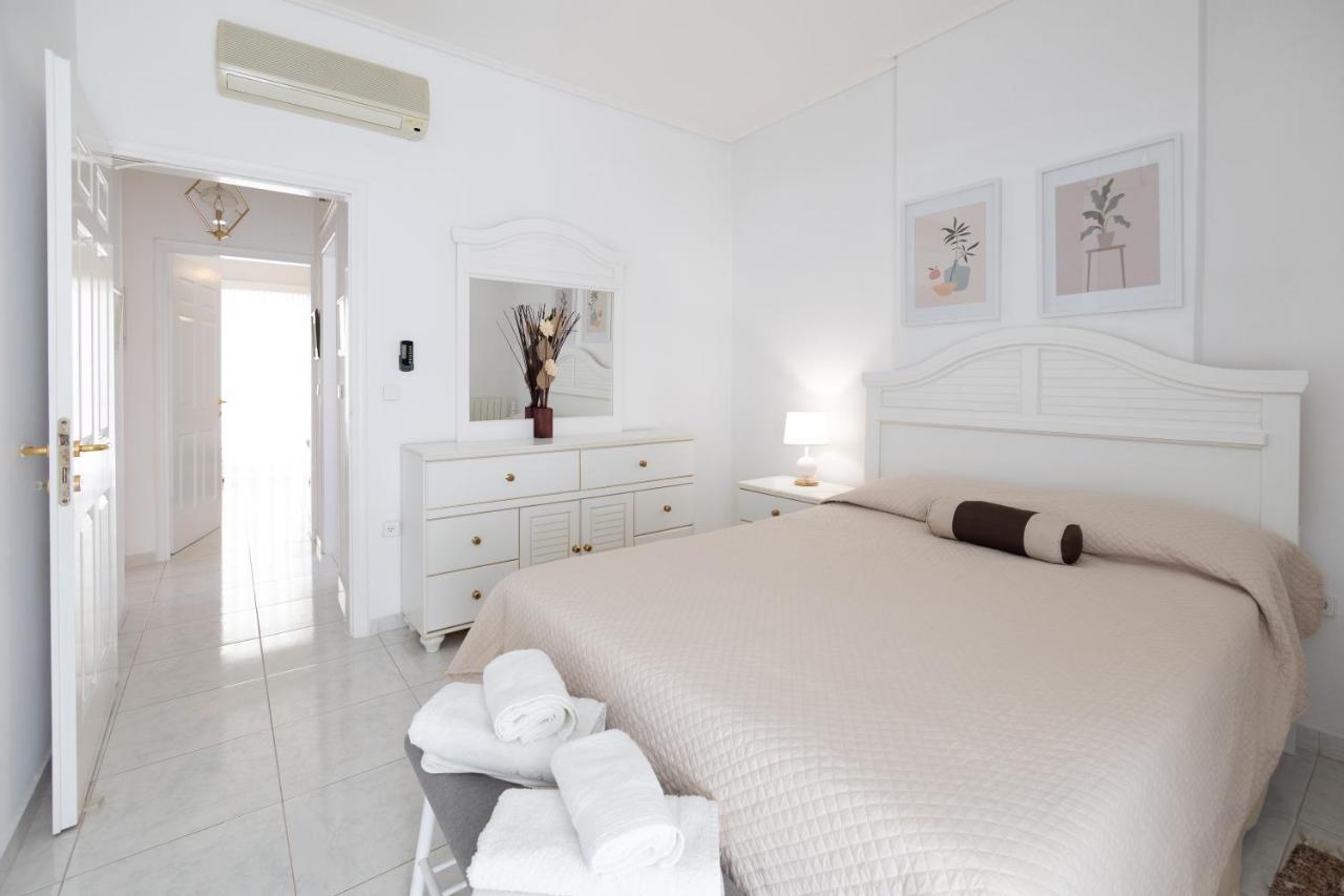 Seaside Penthouse In Kalamata Exteriör bild