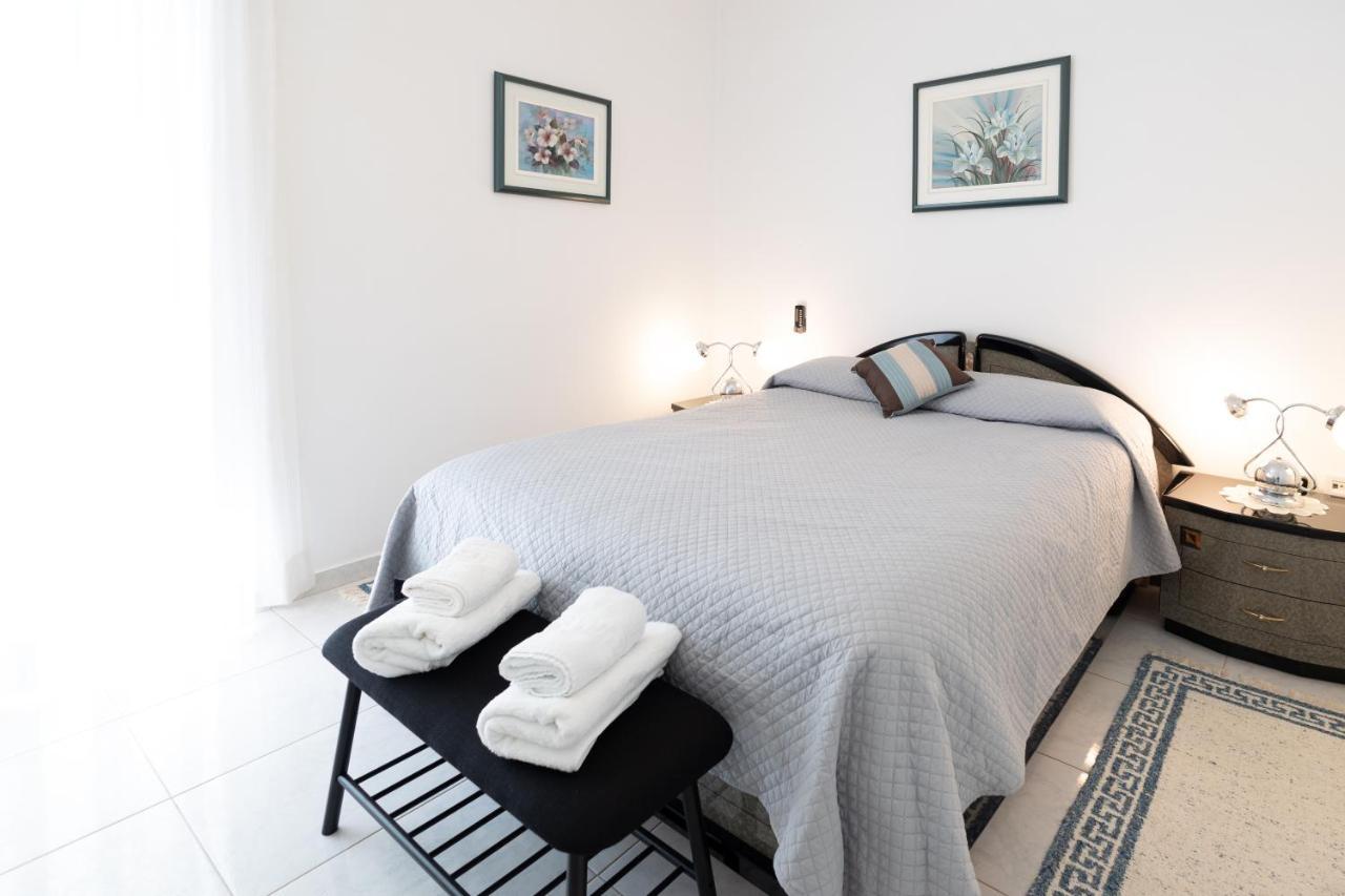 Seaside Penthouse In Kalamata Exteriör bild